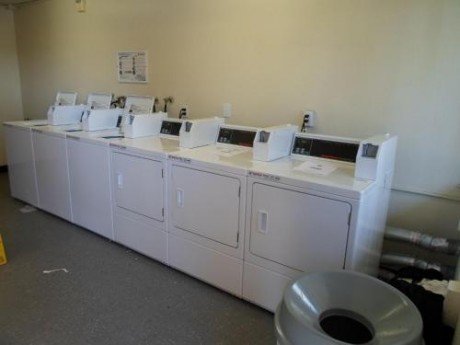 Welcome To EZ 8 Motel Newark California - Guest Laundry