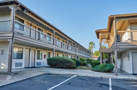 Welcome To Premier Inns Concord - Exterior View